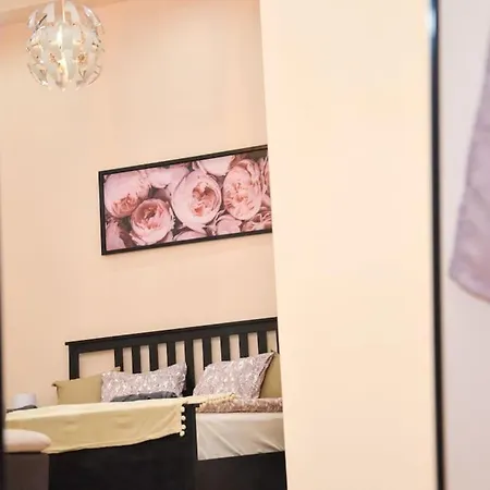 Cute Romance At Anker Koez Apartman