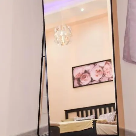Cute Romance At Anker Koez Apartman